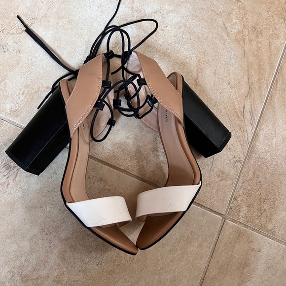 Lace up neutral heels size 8 - Picture 4 of 6